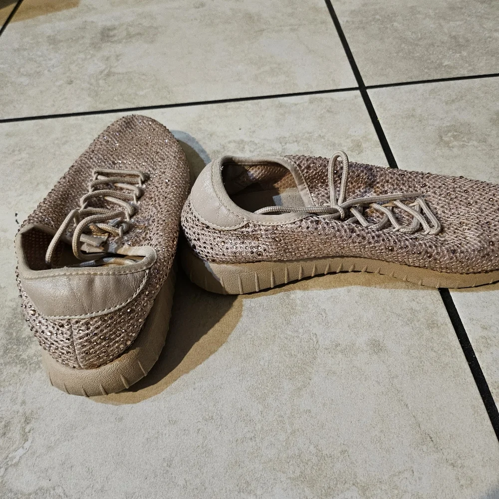 Shoes - Picture 2 of 2